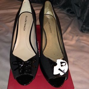 Black patent leather pumps